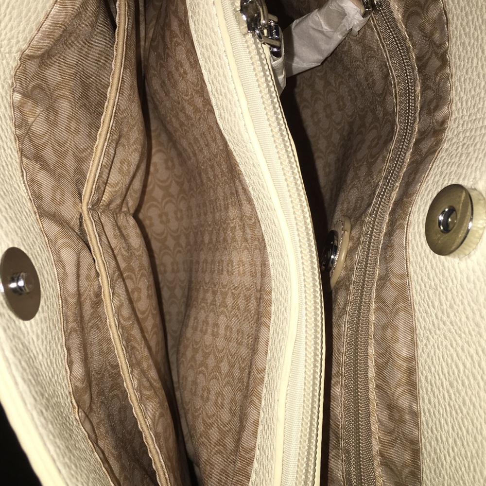 Purse - Picture 3 of 4